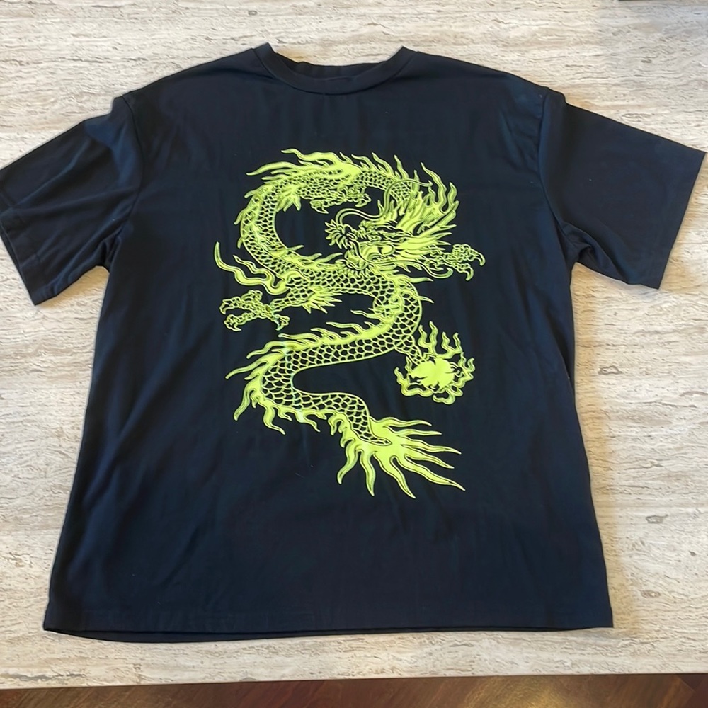 *SOLD* Neon dragon t-shirt